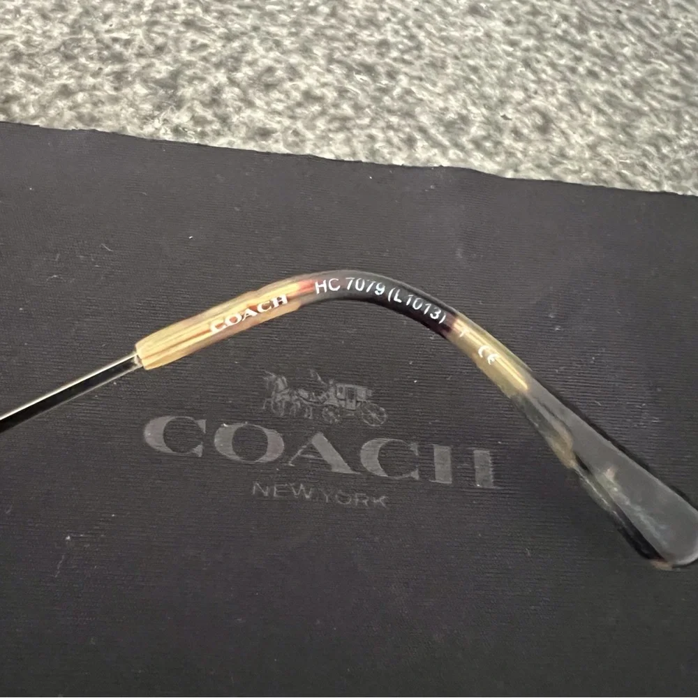Coach aviator gold